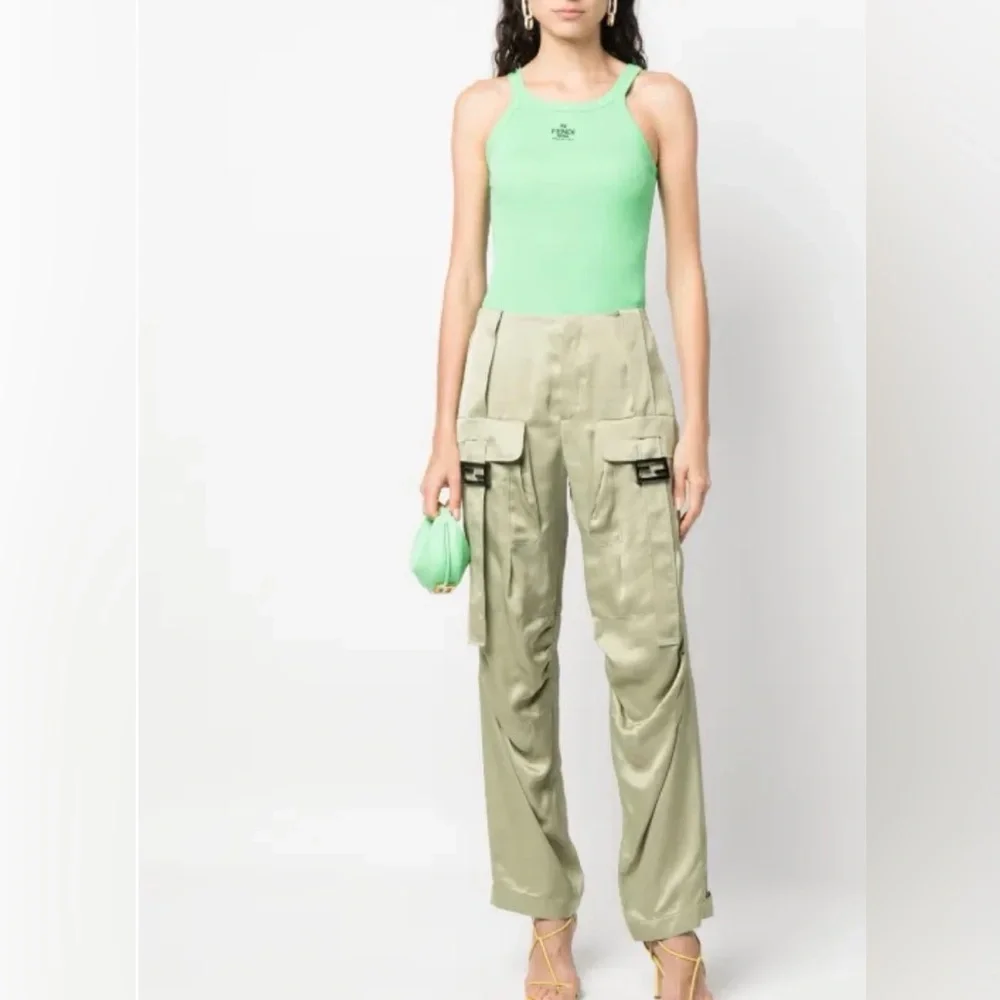 FENDI
satin-finish cargo trousers SZ 40 - Picture 2 of 9
